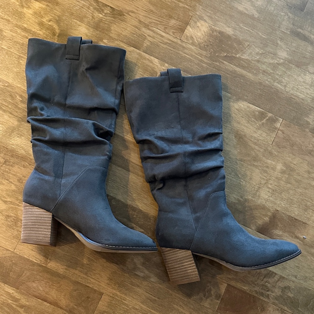 Report Women's Gray Heeled Boots